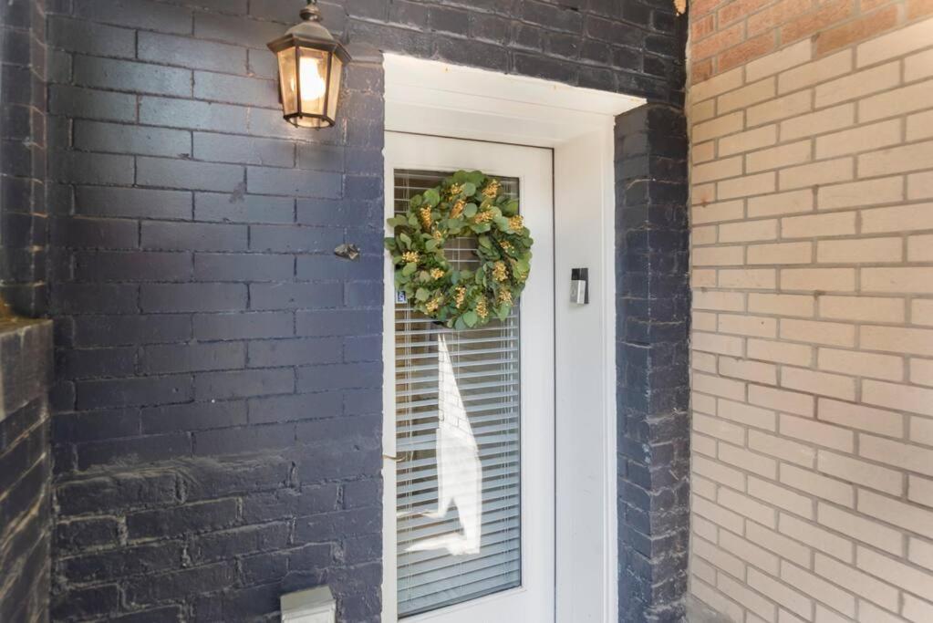 Upscale 2Br Apartment With Patio Washington Exteriör bild