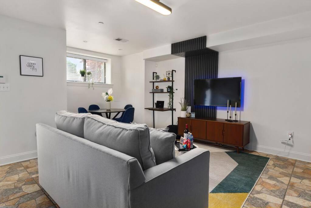 Upscale 2Br Apartment With Patio Washington Exteriör bild