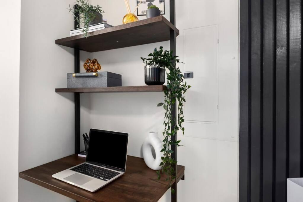 Upscale 2Br Apartment With Patio Washington Exteriör bild